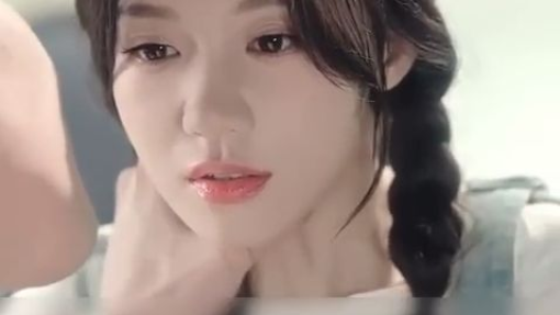 Gadis desa menyelamatkan bos mafia, dia jatuh cinta padanya dan memanjakannya sa