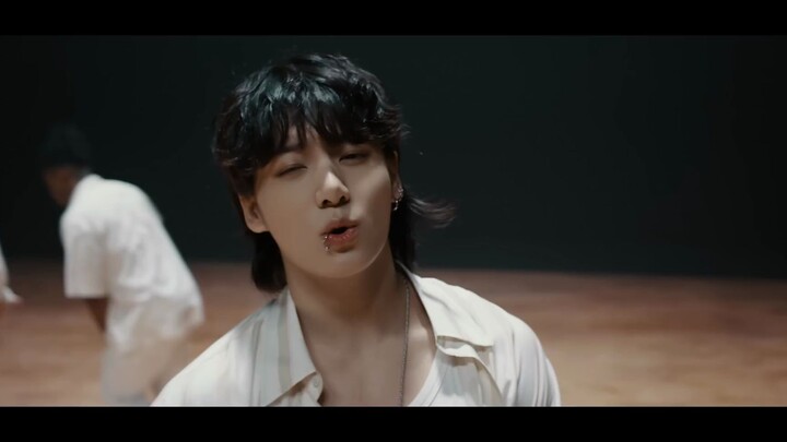 Jungkook's 'Seven (feat. Latto)' dirty version performance video!!