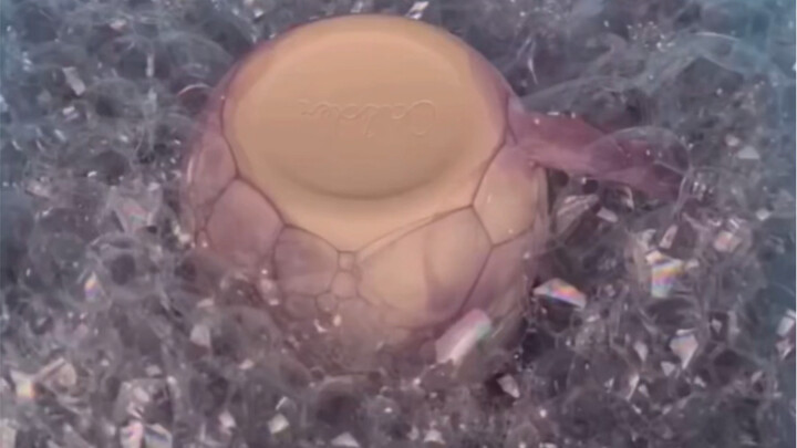 Turns out bubbles can even be combined with pottery!