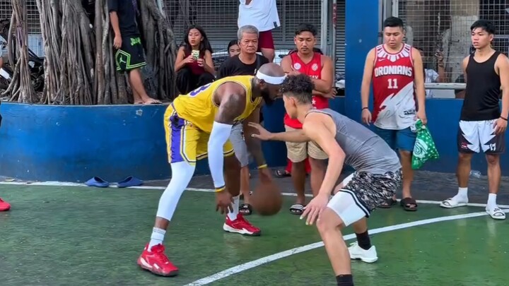 “Bukan, bro, kamu itu LeBron James ya??!!”
