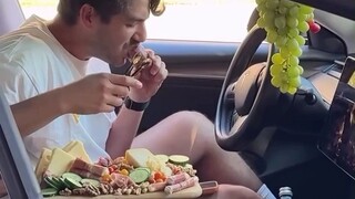 ที่สุดของการกินในรถ...ยุ่งยากตอนล้างรถ