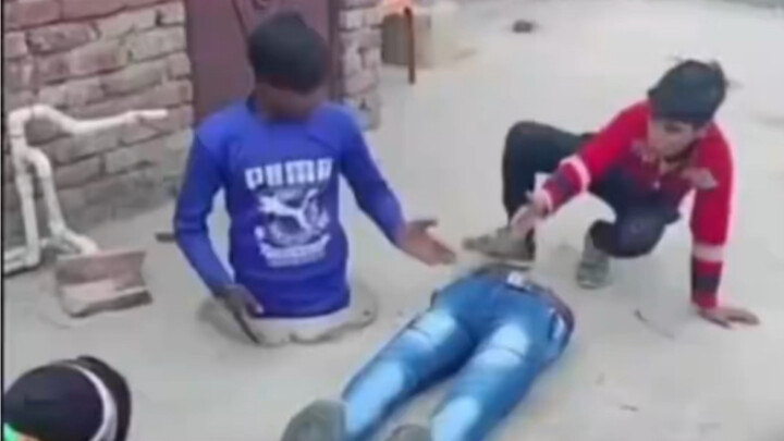 Teknik pemisahan tubuh kuno India, bagian bawah tubuh terputus!