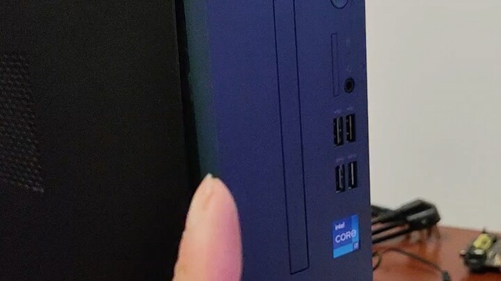 So frustrating! The computer I bought for 5,400 can’t even run games… After just 30 hours of use, it
