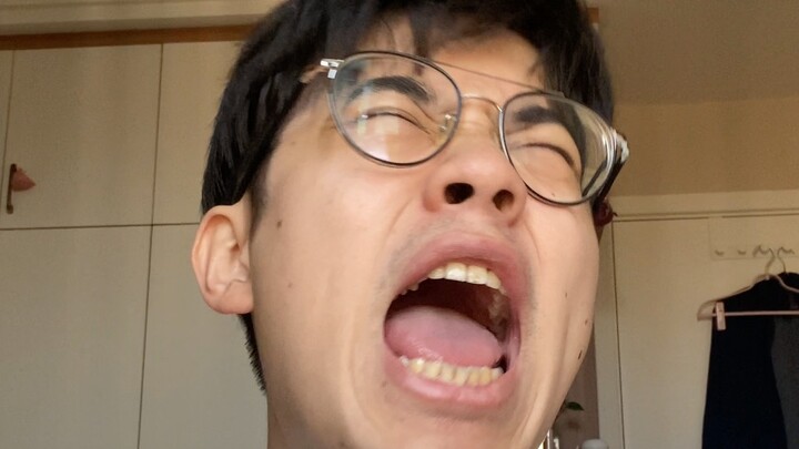 مؤلم جدًا، لم أتخرج بعد