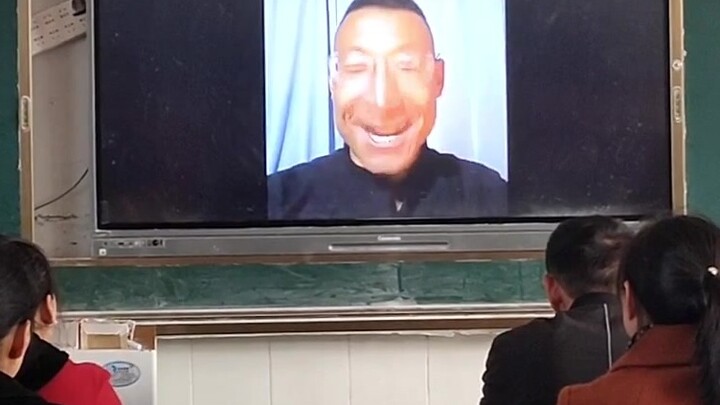 Pengalaman emas seperti apa yang diberikan orang tua kepada anak Orly?