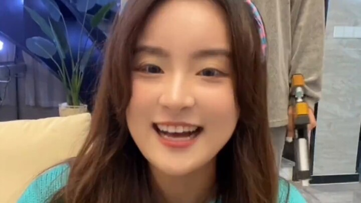 Chàng trai nào lại không có CSM trong tủ đồ của mình? Aiteta, bạn biết đấy.