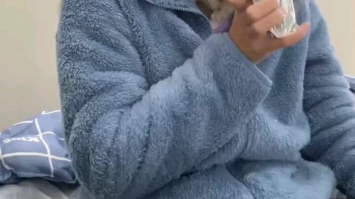 Sobat perempuan nekat terbang dari Chengdu ke Gunung Changbai hanya untuk melihat salju, tapi malah 