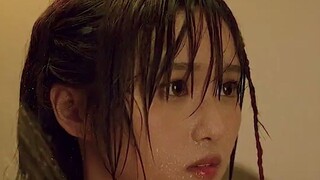 The daughter was kidnapped by a human trafficker organization. Can the father rescue her in the end?