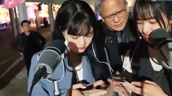 A Taiwanese female singer randomly invited people to sing, including Nvidia founder Jen-Hsun Huang, 