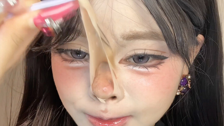 Before you take off your makeup, you call me “Flour Sister”; but what about after?