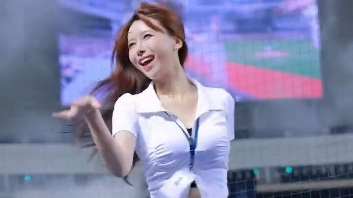 Classy Is the New Stunning #Kpop #KpopDance #Fancam #StagePerformance