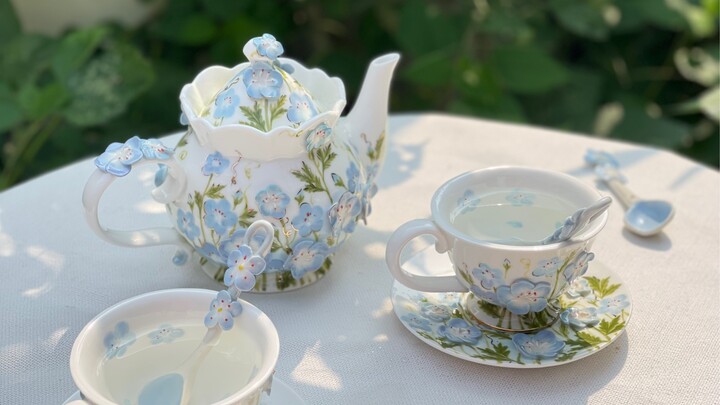 Bộ trà tông màu xanh này đẹp quá đi thôi!!! Trà chiều của Alice~