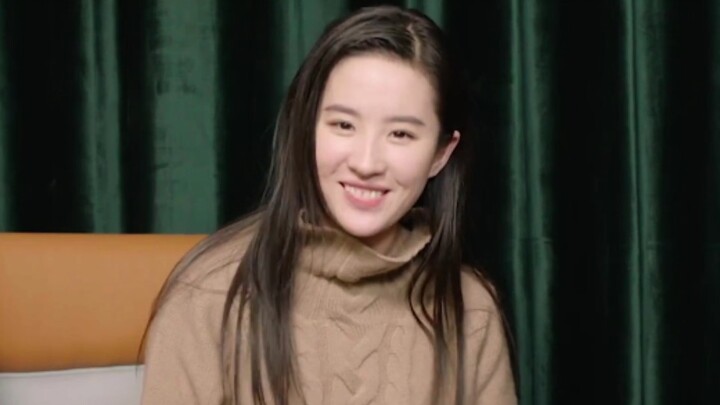 [Lưu Diệc Phi mở hộp bí ngô] Thường xuyên không tìm thấy điện thoại nên làm cho hoành tráng một chút