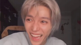 Hôm nay Lee Taeyong đã xem trực tiếp màn nhại lại màn boss của fan, hahaha