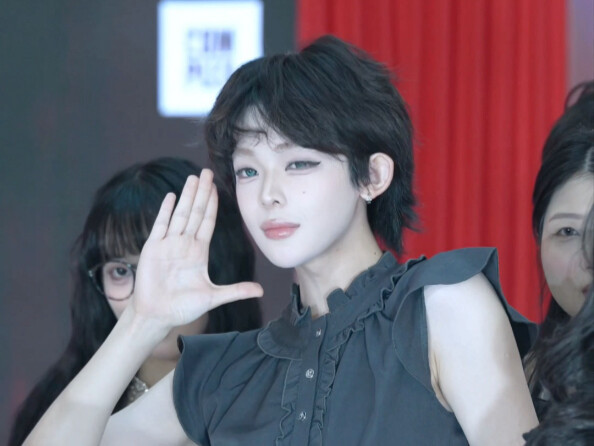 Second tour xoxz! Already danced to exhaustion! Expression control is amazing! 04 male college stude