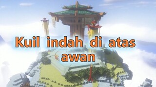 Kuil indah di atas awan