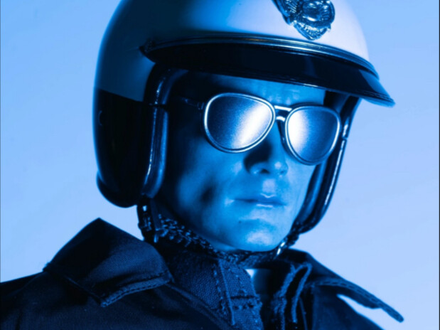 Playing the villain to the point of becoming a childhood trauma—feel the overwhelming pressure from 