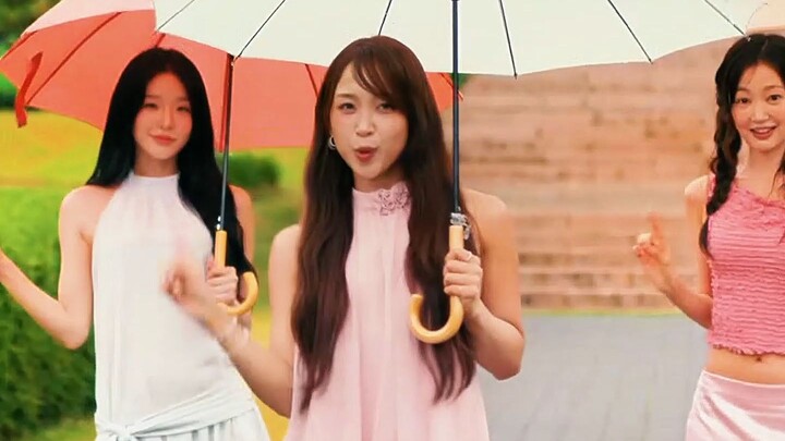 Satu MV, tiga wajah yang bikin salfok 😭💗