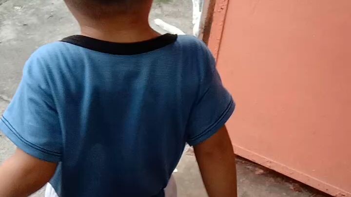 gustong bumili ng ice cream kaso walang pera