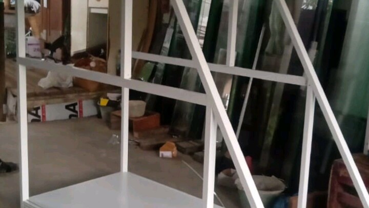 almari bawah tangga solusi tempat penyimpanan