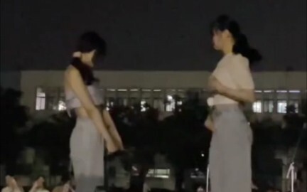 Gadis manis meledakkan suasana! Gadis itu sangat manis, selamat Hari Anak!