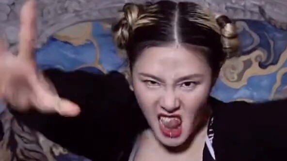 ใครเข้าใจบ้าง? จริงๆ แล้วฉันได้ดูวิดีโอนี้ของลีจุงทั้งคืนเลย!