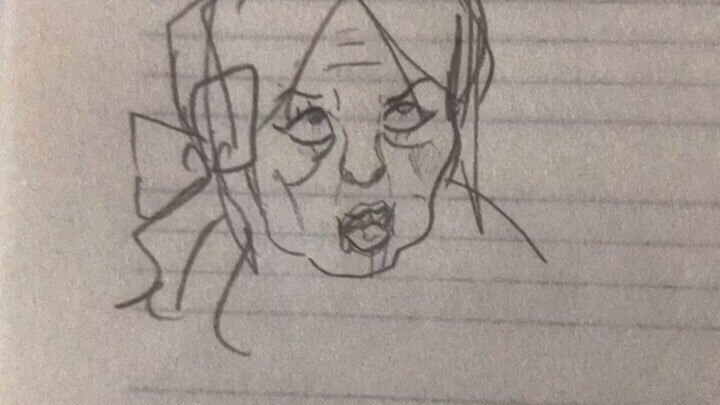 Bạn gái nếm thử đồ ăn của nhau