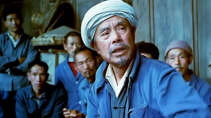 Uncle Gang served as the village party secretary for thirty years, only to end up 2,300 yuan in debt