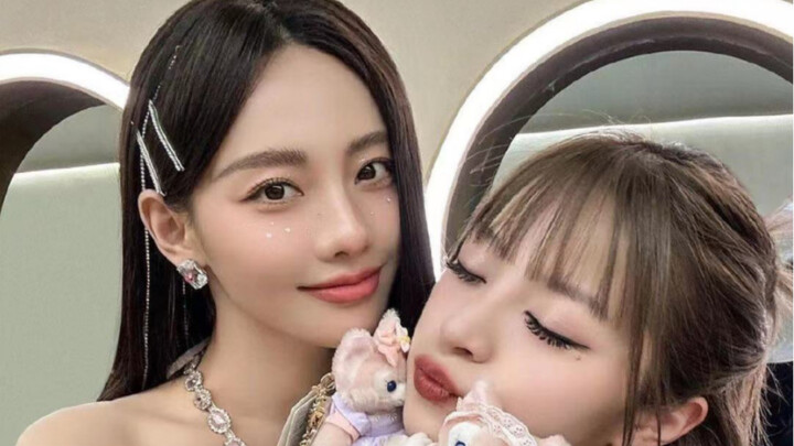 Archaeological Xiaomei video, how did Toku hold back from laughing?