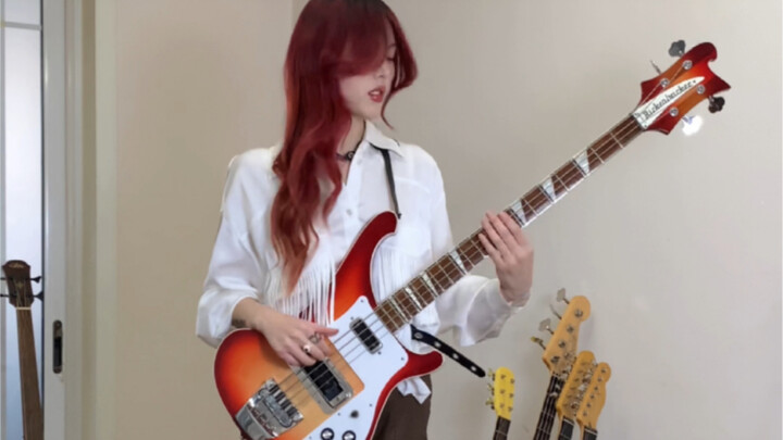 Chàng trai funky cực chất! Bản phối bass của Bruno Mars – “Uptown Funk” – Rung chuyển, rung chuyển, 