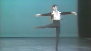 [China's first gold medalist at the Prix de Lausanne] Cai Yilei performing at the 1987 Prix de Lausa