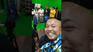 Senyum gebi melambangkan