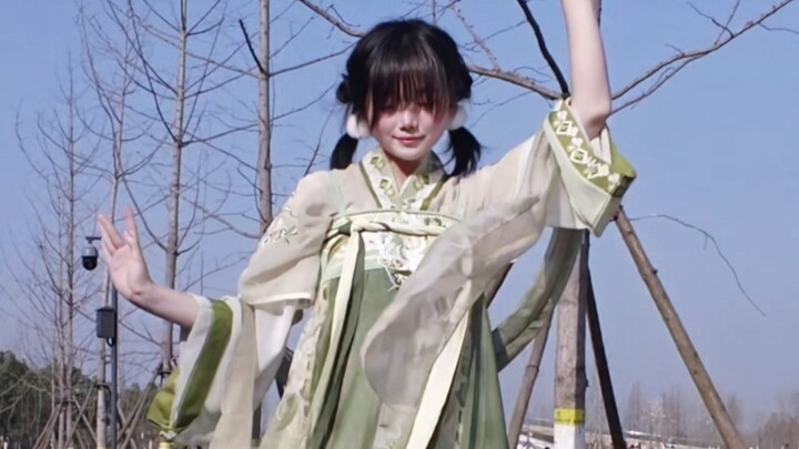 Pear Blossom Dance: My First Time Trying This Style!