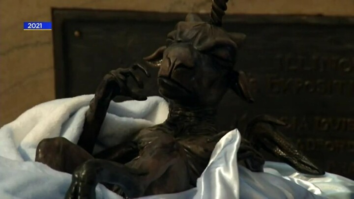 Satanic holiday display unveiled at State Capitol in Springfield