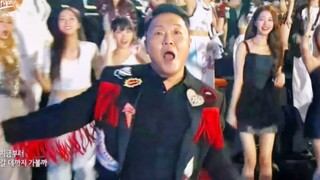 PSY đã biểu diễn toàn bộ chương trình, "That That" và "Gangnam Style"