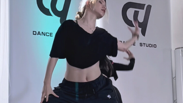 【ท่าเต้น AA】ท่าเต้นแจ๊สพื้นฐานสไตล์เย็นชาและสบายๆ เพลง if you hate me