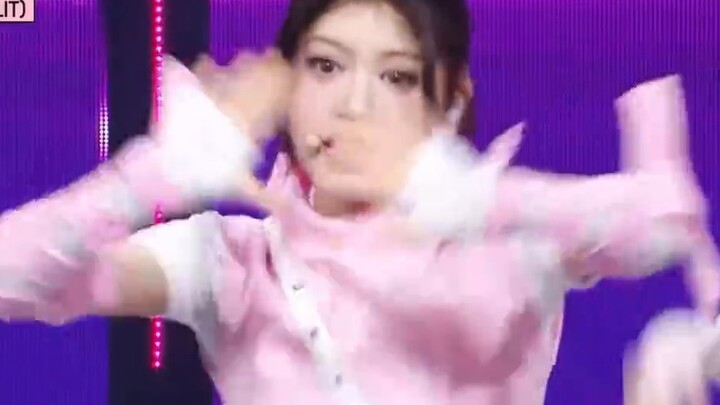 【ILLIT】Cuối cùng cũng chờ được lớp trang điểm này! 'thạch' trên sân khấu âm nhạc