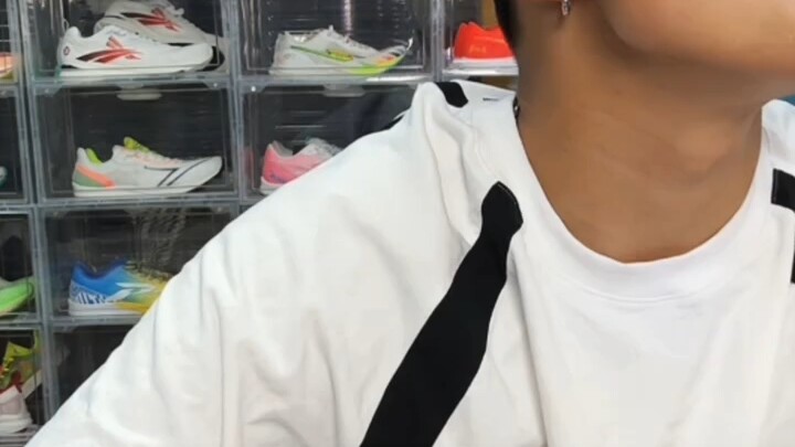 Lớp 8 chạy 50 mét đạt 6,96 giây