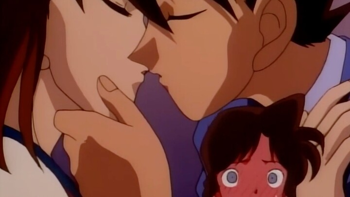 A girl who claims to have kissed Kudo Shinichi shows up at the detective agency—Ran's complete trans