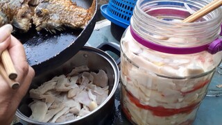 Cá chép chiên nấu măng muối ớt. Món ăn ngon đặc trưng nhà quê