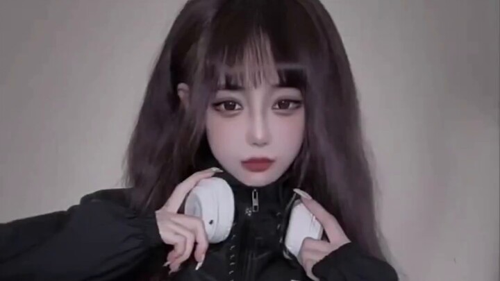 Come tag your sisters and learn how to dress 😏