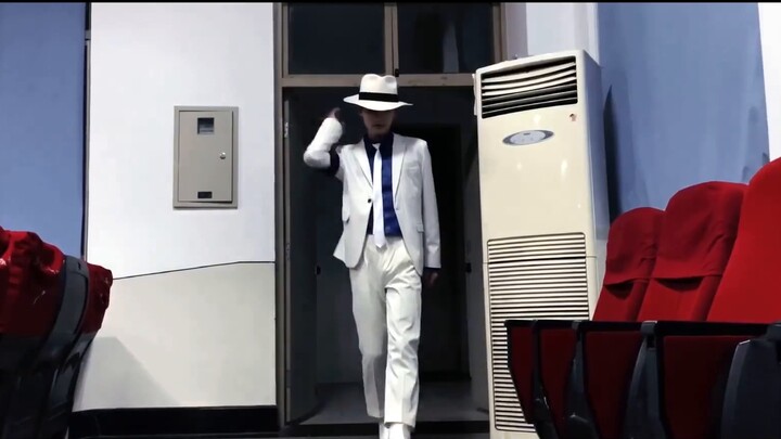 Bản mashup cực kỳ thú vị! Thật sốc! Phim ngắn tưởng nhớ MJ