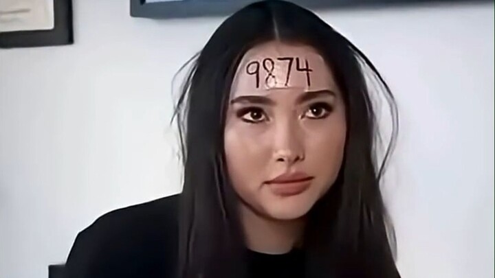 Khi “thành tích” của mỗi người đều hiển thị trên đầu