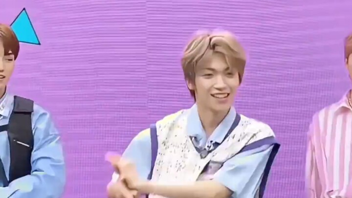 Ziyu's energetic and adorable live performance of "Superpower"