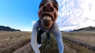 Berbagi hal-hal menarik dengan orang-orang yang tidak bersikap asal-asalan