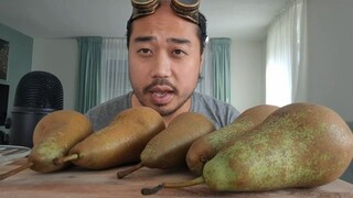 ASMR Plate Licking Peeled Conference Pear 🍐