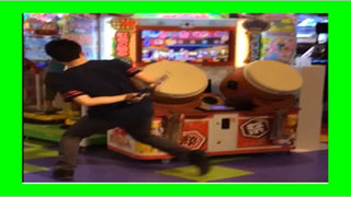 WTF ญี่ปุ่น Best Vine Compilation Crazy Taiko Drum Gamer ในอาร์เคดญี่ปุ่น