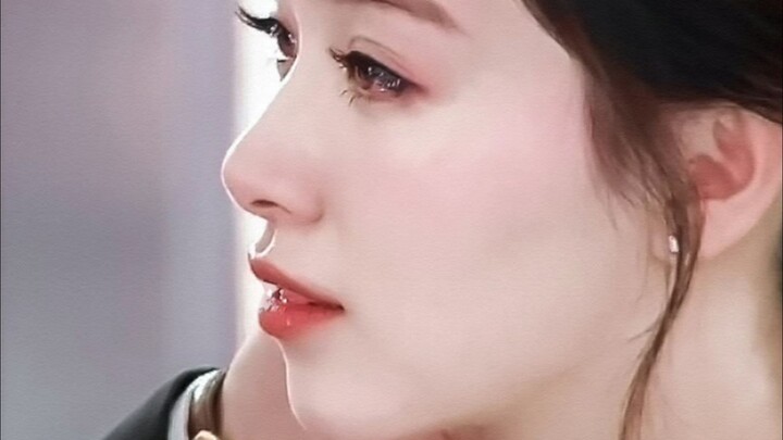 Holy crap… I totally get why Cecilia Cheung says she’s one-of-a-kind—there isn’t another pair of eye