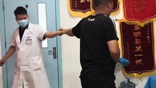 Mempromosikan budaya tradisional pengobatan Tiongkok: Urusan sepele seperti menendang dua kali kaki,