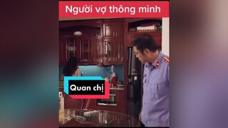 Các quan chị đúng là dễ dụ, cho tiền cái là cười tít cả mắt, mua bán không thèm hỏi ý kiến của chồng luôn. maihongvu sinhtu PhimHayMoiNgay